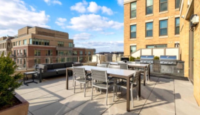 Secure Stylish 1BR Apt with Free Parking, In-Unit Laundry, Prime Spot! in Arlington