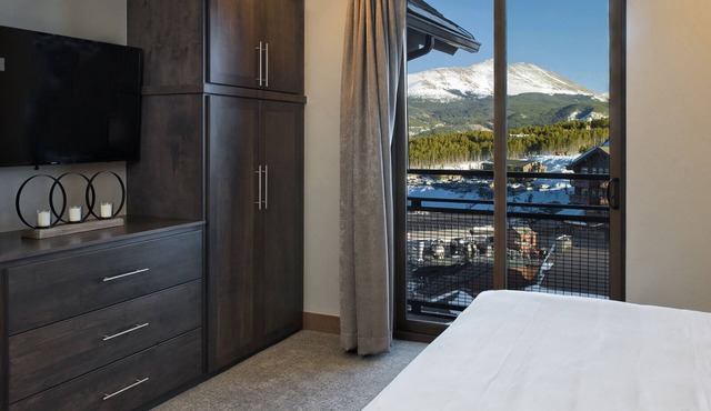 Ski in/out 1BR Suite - Grand Colorado on Peak 8 - Available Feb 8-Feb 15, 2026 in Breckenridge