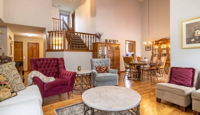 Sleeps 12! Main Level Primary Suite - Beautiful Backyard Oasis! in Lawrence