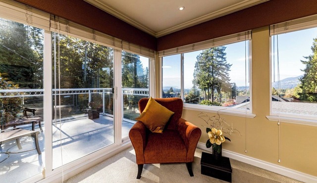Spacious 7BR Oasis | Ocean View | Near Everything in North Vancouver