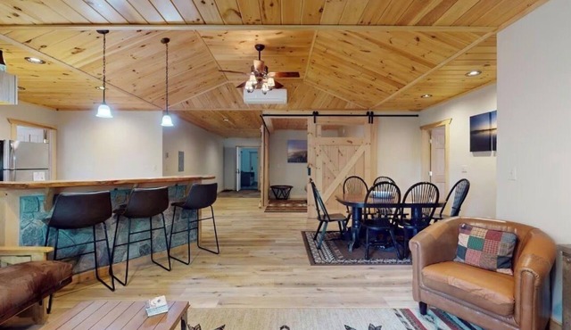 Spacious, Bright, Quiet New Suite next to Park and Close to Restaurants in Lake Placid