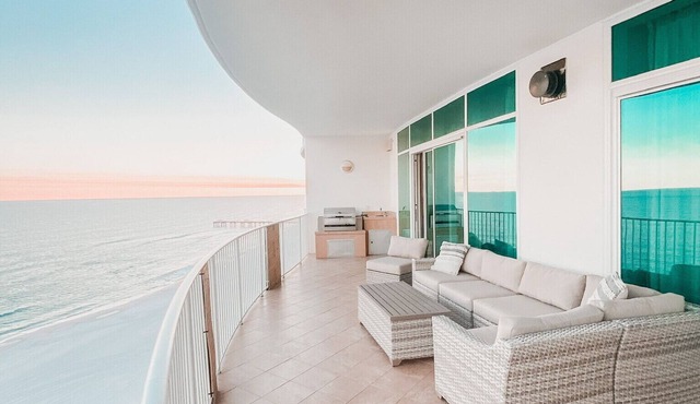 Spacious & Clean Oceanfront Paradise! Private Jacuzzi & New Grill! Great Reviews in Orange Beach