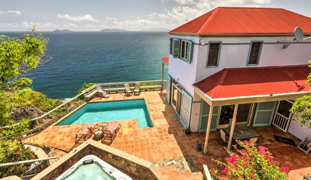 St Thomas Cliffside Villa with Pool & Hot Tub! in Lovenlund