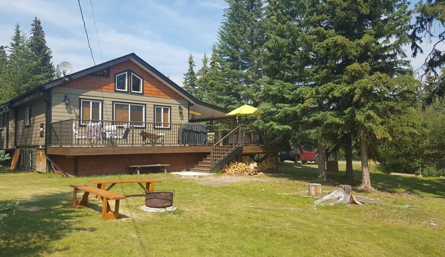 Steps From Deka Lake - Pet Friendly & Free WiFi in Lone Butte