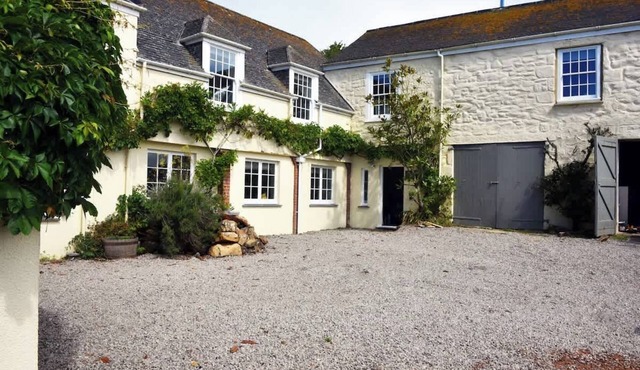 Stunning coastal annex with spectacular sea views in Perranuthnoe