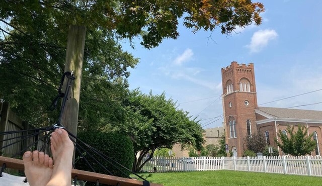 That Corner Lot-Charming Downtown Home w/Side Yard in Troy