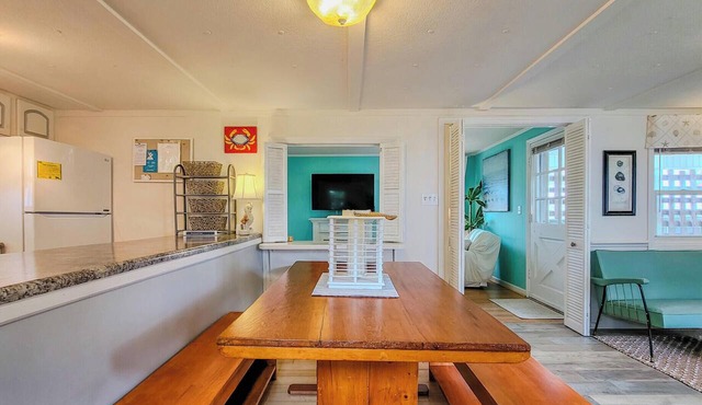 The Cottage - 2 BR Beach Bungalow near Nightlife! in Surf City