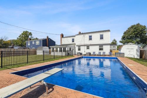 Ultimate Group Escape Heated Pool - 12 Guests in Parma