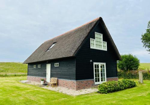 Villa Nieuwland holiday home in Den Oever