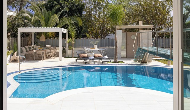 Villa Stefani with private pool in Glifada