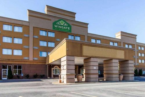 Wingate by Wyndham Marietta Conference Center Ohio in Marietta