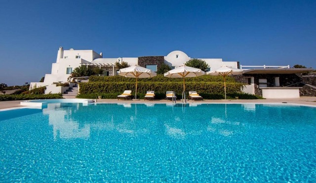 Wonderful Santorini Villa | 5 En-Suite Bedrooms | Villa Elysium | Heated Pool in Santorini