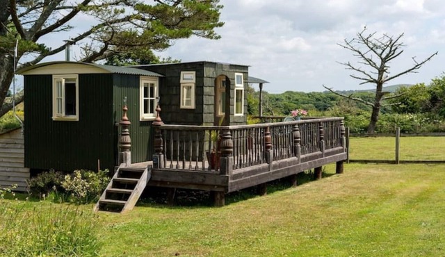 Woodstock Retreat Shepherd's Hut in Rosudgeon