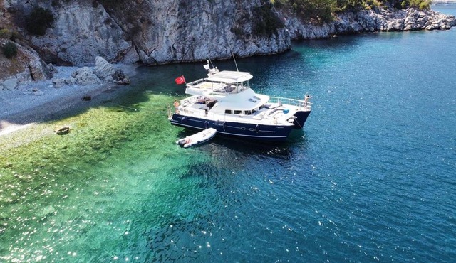 YATTATİL CATAMARAN in Marmaris
