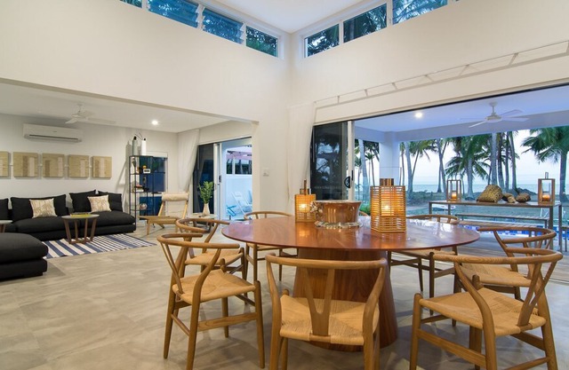 Tenterfield on Oak Beach - Modern & Luxurious in Oak Beach