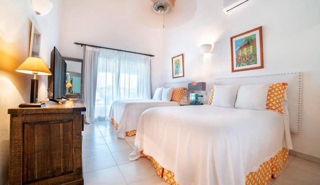 Los Lagos 19 - Sleeps 10 - Butler - Pool/hot Tub in La Romana