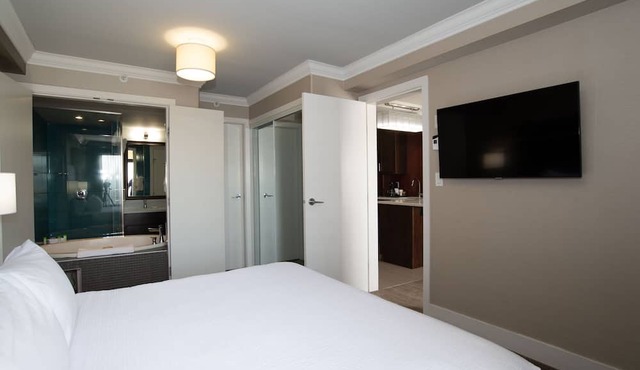 Sandman Hotel & Suites Calgary South in Calgary