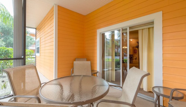 Bahama Bay, Florida 2 Br large condominium in Davenport
